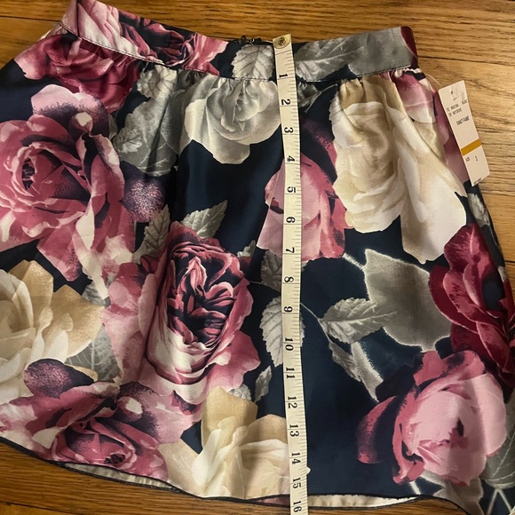 NWT Speechless floral flare mini skirt - Picture 5 of 9